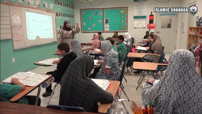 Resmi Disahkan, California Akui Idulfitri dan Iduladha Sebagai Hari Libur Negara Bagian